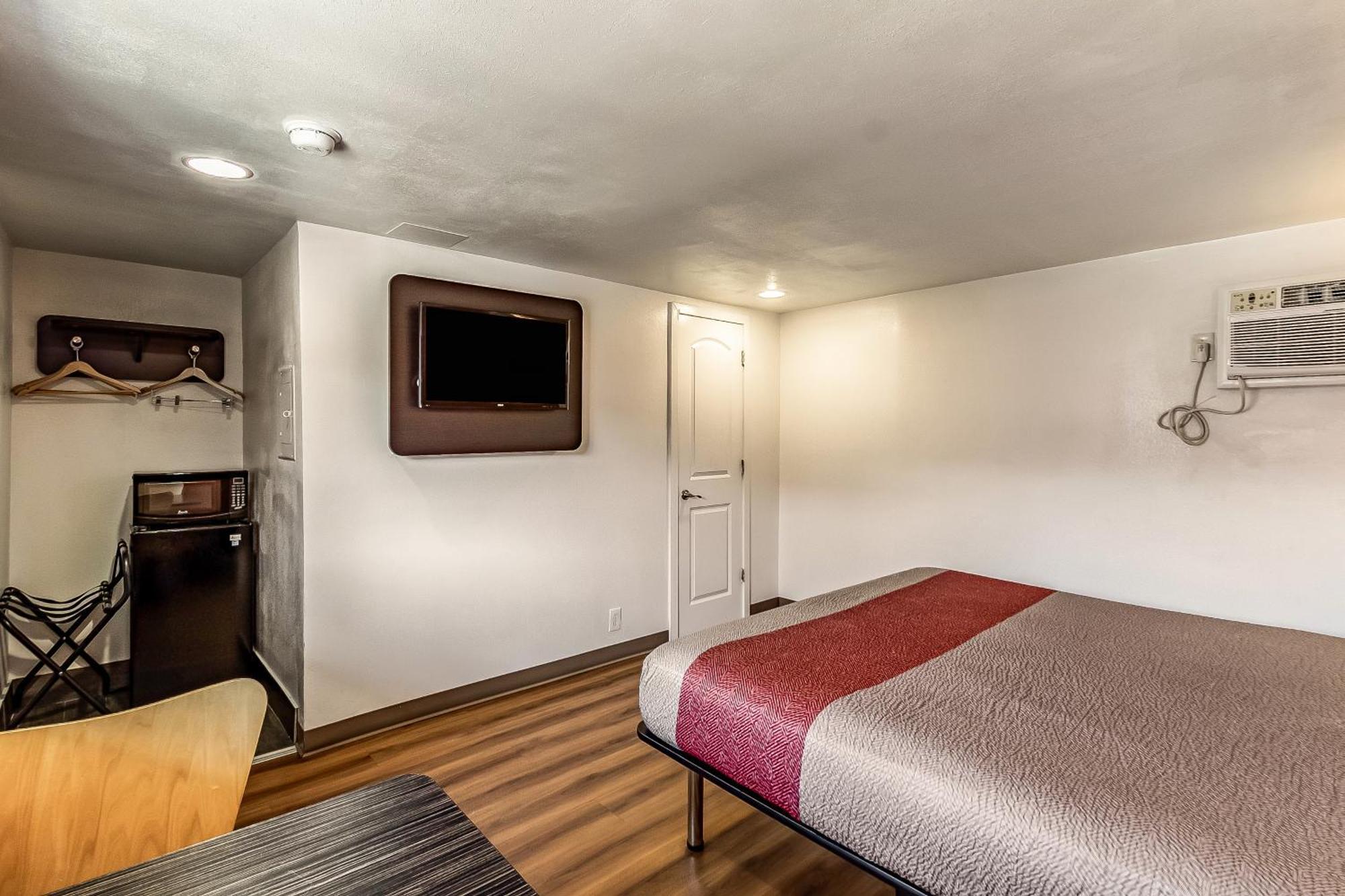Motel 6 Elizabeth Nj Newark Liberty Intl Airport Buitenkant foto